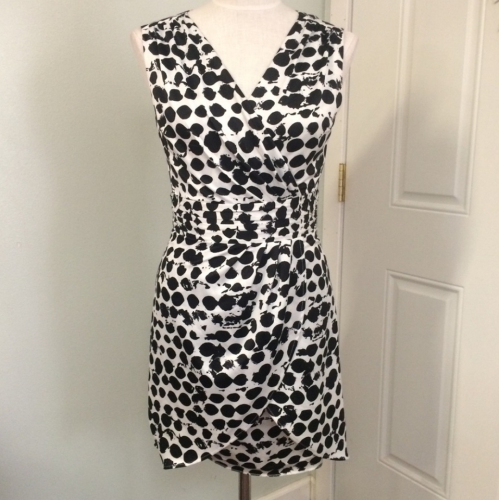 H&M black and white spotted, Sleeveless, faux wrap dress Size 8.